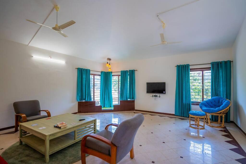Lake View Villa Gandaulim Ngoại thất bức ảnh