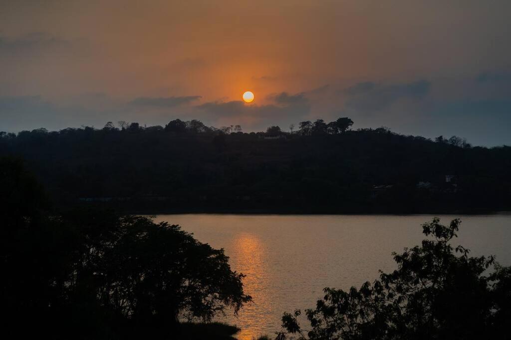 Lake View Villa Gandaulim Ngoại thất bức ảnh