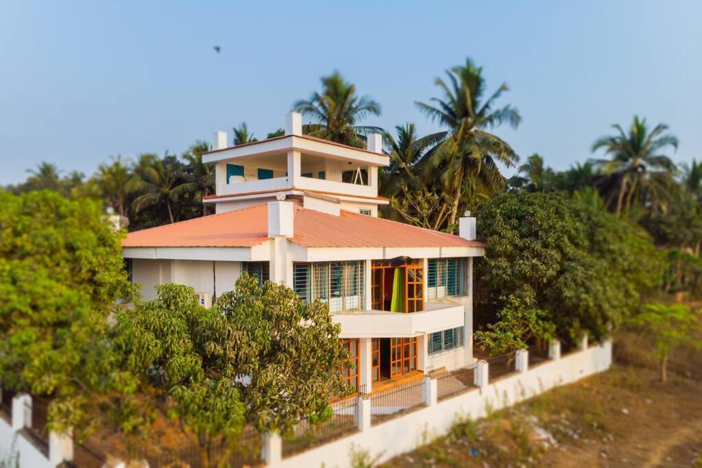 Lake View Villa Gandaulim Ngoại thất bức ảnh