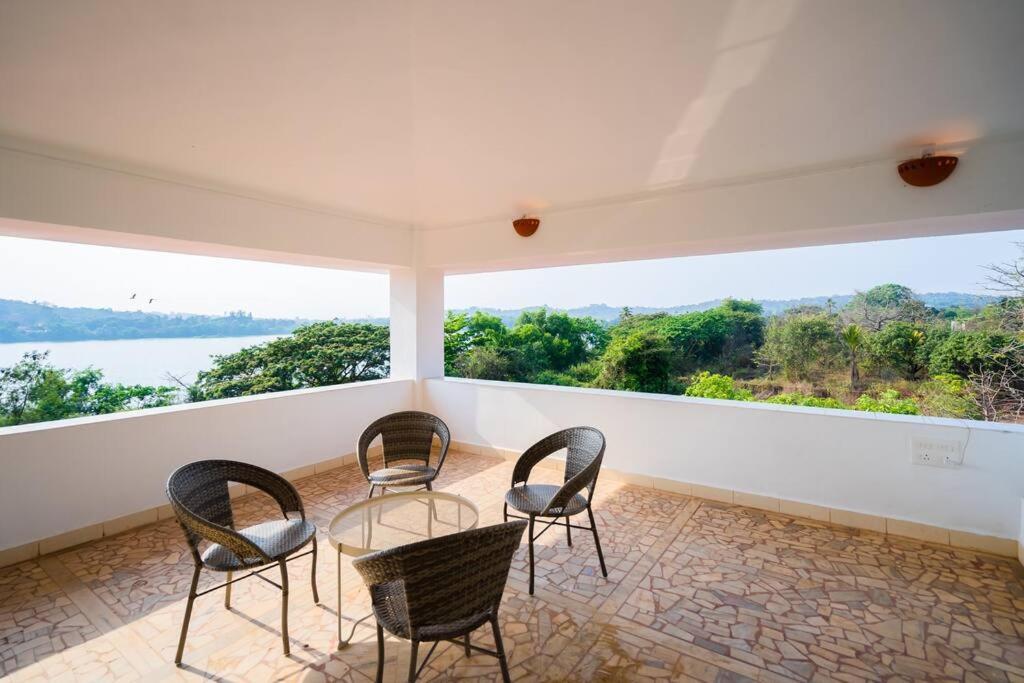 Lake View Villa Gandaulim Ngoại thất bức ảnh