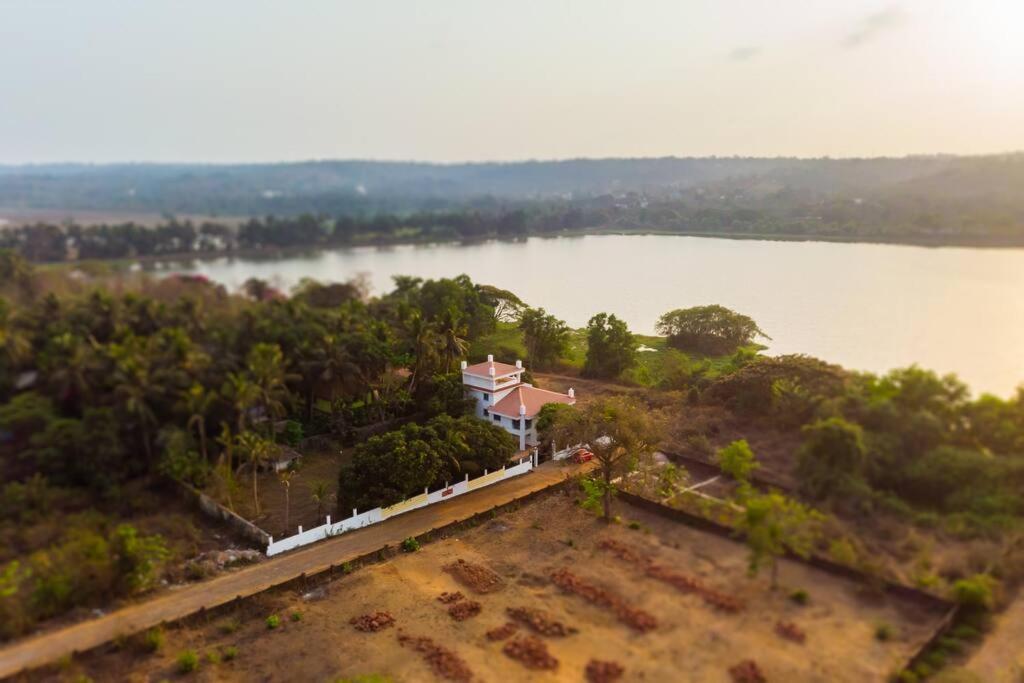Lake View Villa Gandaulim Ngoại thất bức ảnh