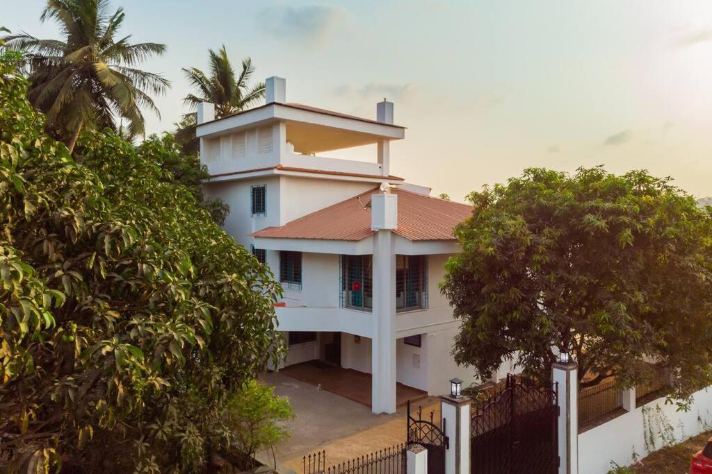 Lake View Villa Gandaulim Ngoại thất bức ảnh
